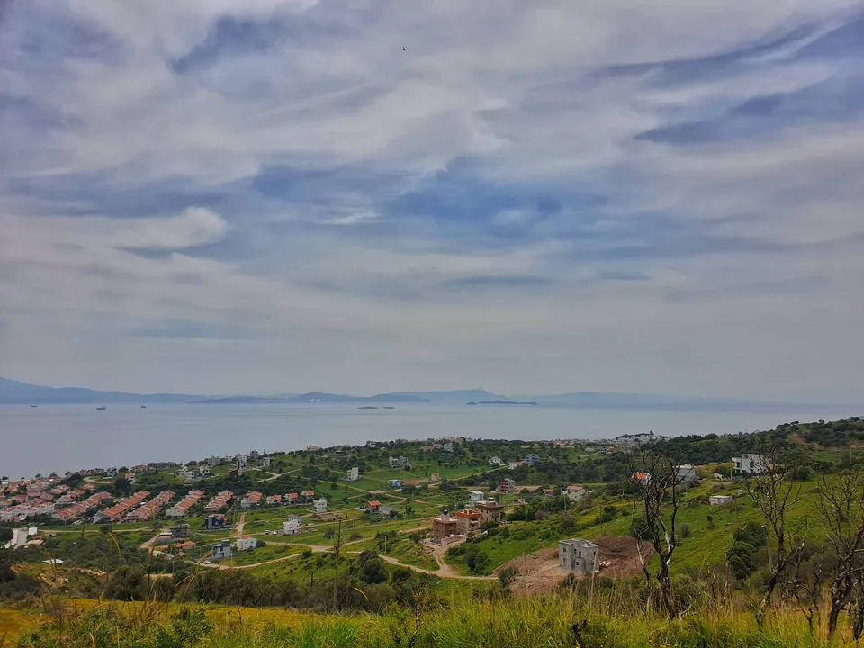 Çandarlı'da Panaromik Deniz Manzaralı Satılık 4 Adet Arsa