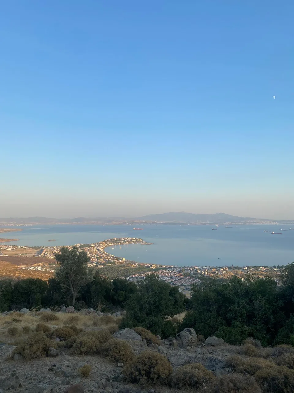 Dikili Çandarlı'da Panaromik Deniz Manzaralı 166 m2 Satılık Arsa